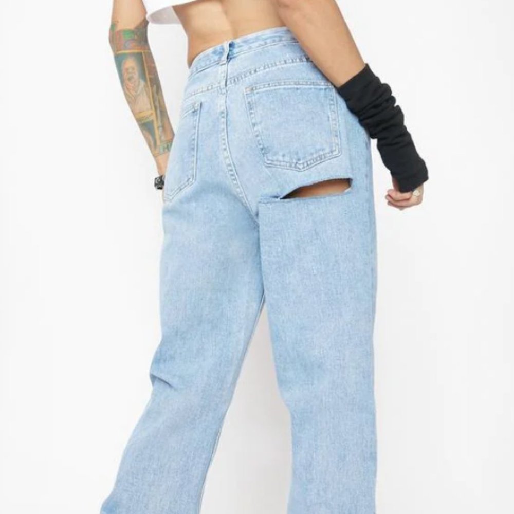 NWOT UK 10/M Dolls Kill Bum Rip Light Wash Straight Leg Jeans Momokrom